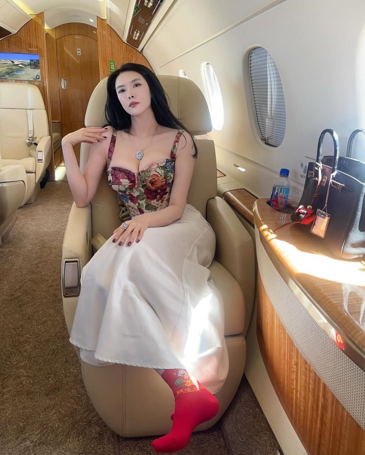 巴特勒與德?lián)渑畬⒉继m妮再同框 此前曾同機出行 巴特勒與德?lián)渑畬⒉继m妮再同框 此前曾同機出行