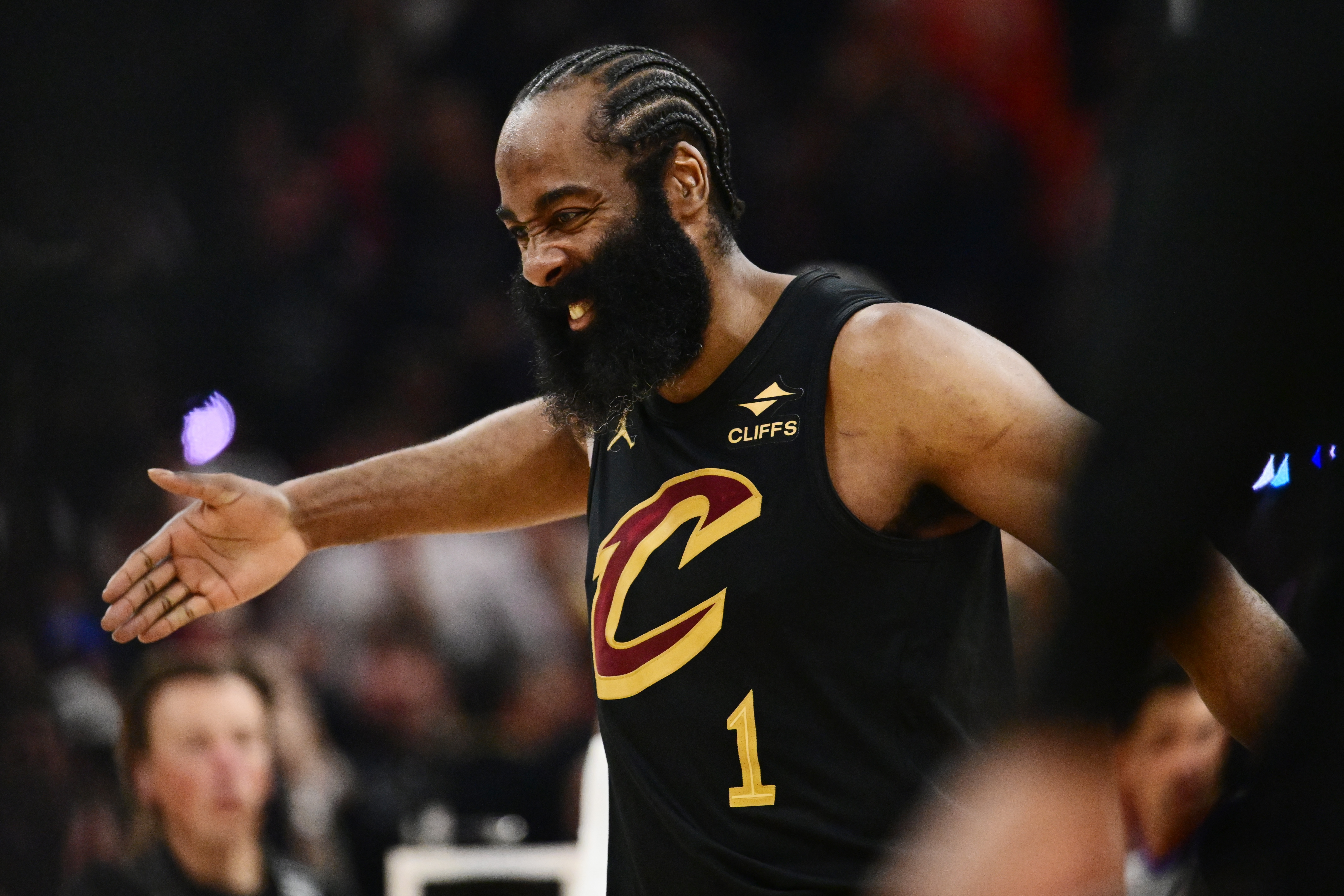 Windhorst：哈登預(yù)計(jì)降薪留騎士，為騎士梭哈字母哥或詹姆斯鋪路